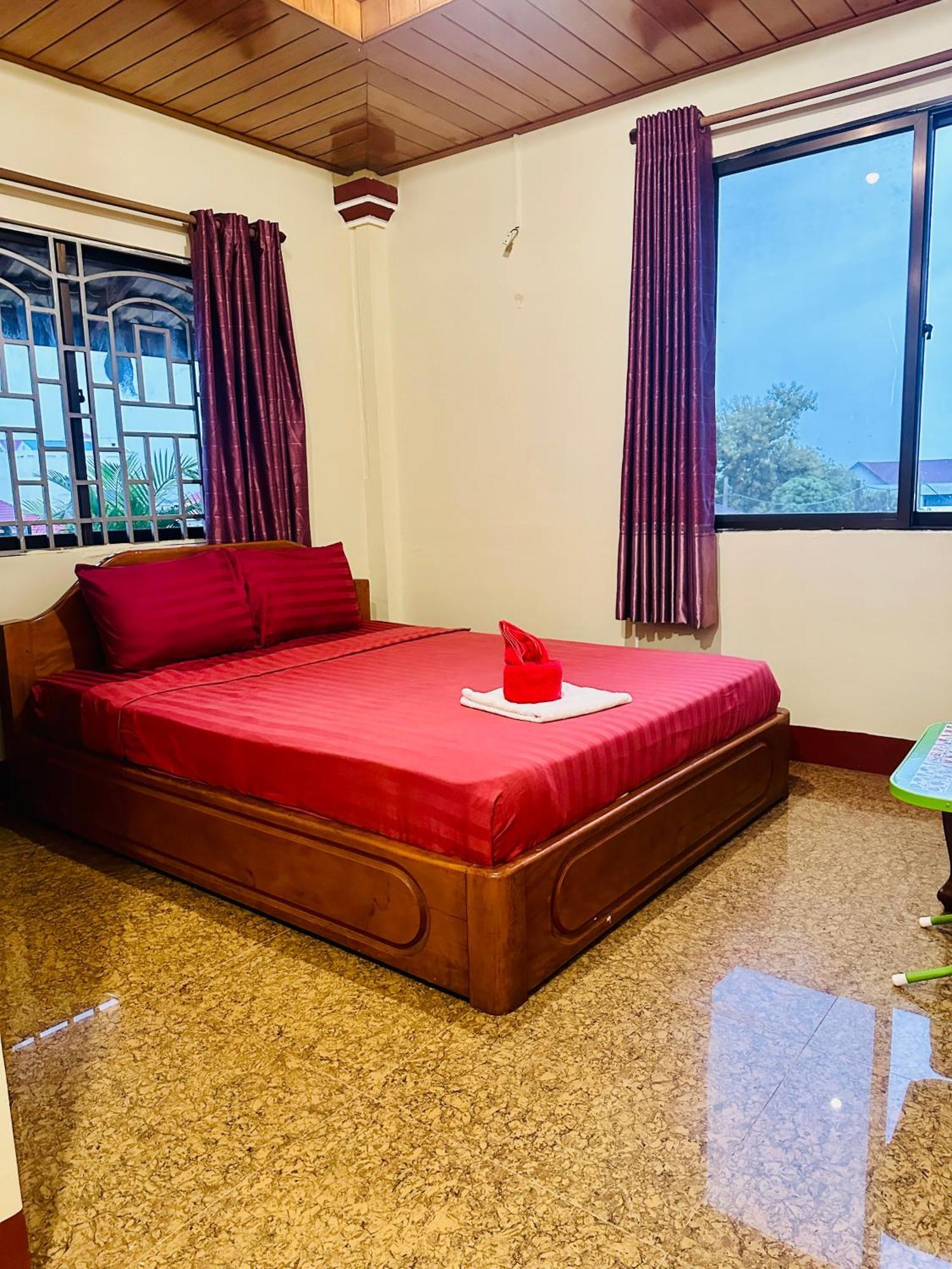 Savet Guesthouse Stoeng Treng Esterno foto